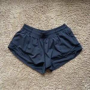 Lululemon Hotty Hot Short 2.5”